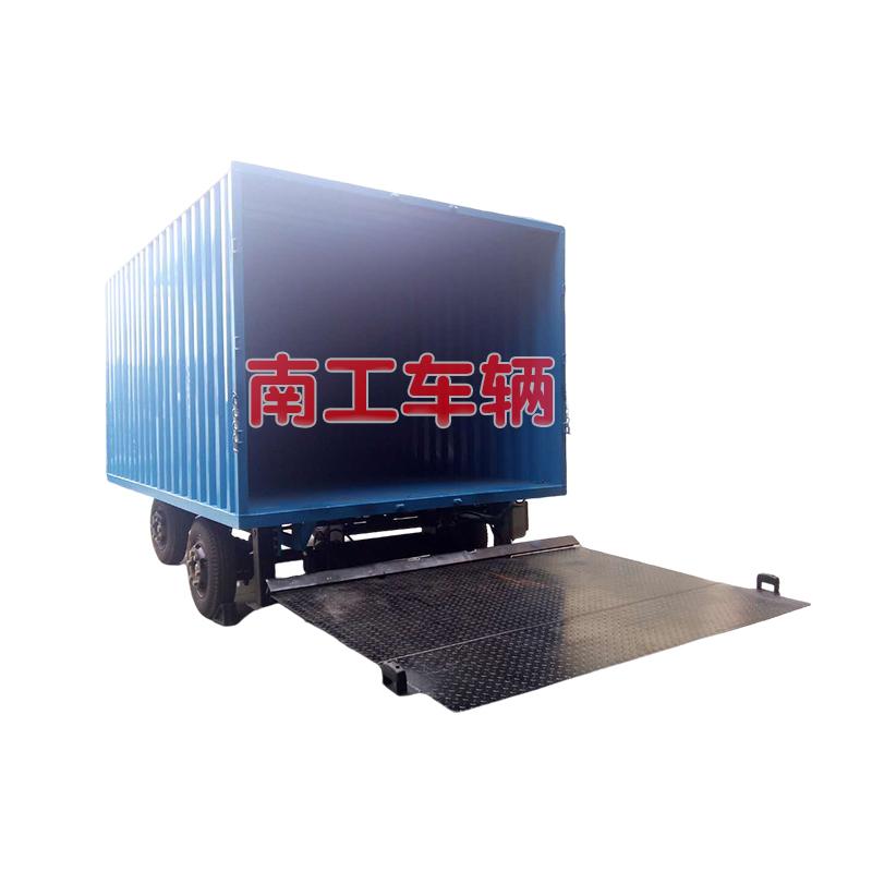 Box trailer with tailboard