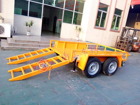 轻型平板车 2.5吨ATV平板拖车 带爬梯