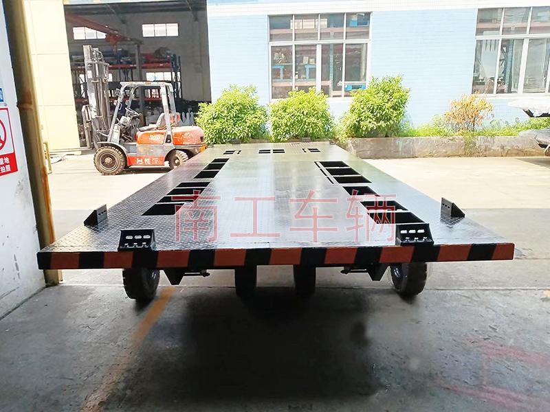 13.5 ton box to flat trailer chassis