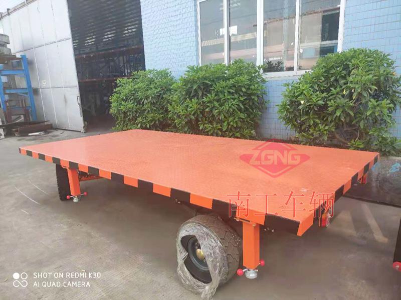 3.5 ton flatbed trailer with brake shock absorption and screw suspension support legs