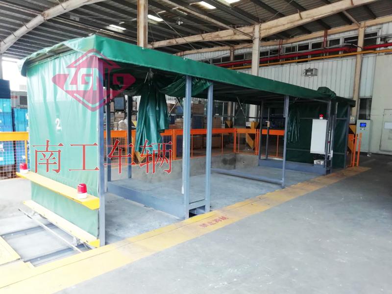 Electric rail car with awning, electric tool trailer