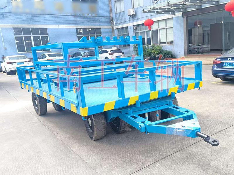 15吨护栏型平板拖车带卷料夹工具拖车