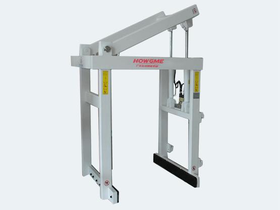 Bell shaped brick clamp