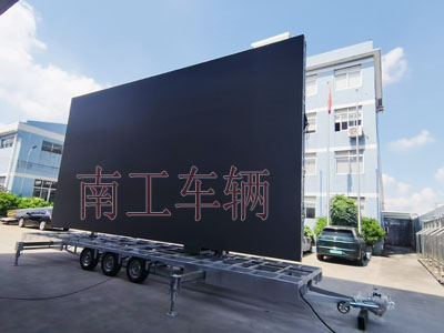 45平方大型户外折叠式LED广告拖车1I.jpg