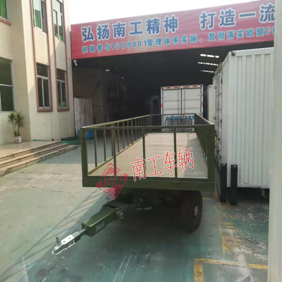 5吨护栏平板拖车军绿色2I.jpg