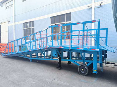 1775699260275751.jpg 10吨移动式登车桥电动 防爆款2I.jpg